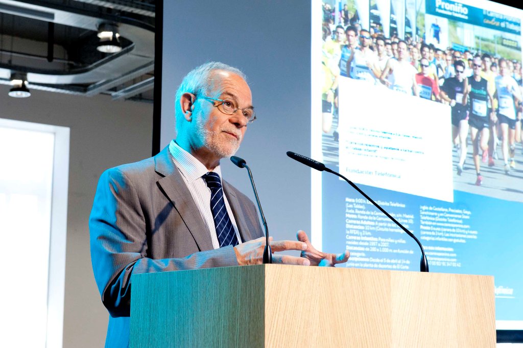 Javier Nadal, vicepresidente ejecutivo de Fundación Telefónica, durante la presentación de la III Carrera Proniño.