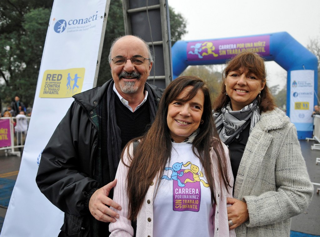 De izquierda a derecha, Carlos Tomada, ministro de Trabajo y Seguridad Social de Argentina; Maria del Pilar Rey Mendez, presidenta de la CONAETI, y Carmen Grillo directora de Fundación Telefónica Argentina.