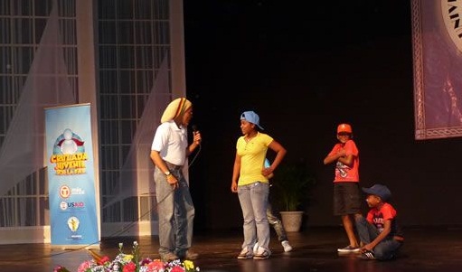Jóvenes Fundación Telefónica participan en Feria de orientación universitaria en Panamá.