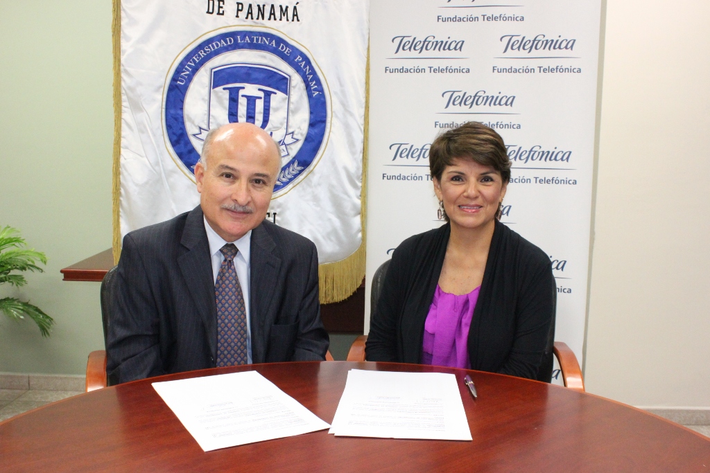 El acuerdo fue suscrito por Vicky Riaño representante de Fundación Telefónica en Panamá y Modaldo Tuñon, rector   de la Universidad Latina de Panamá. 