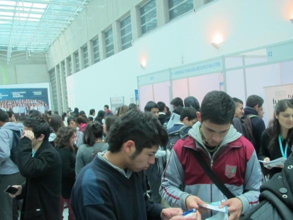 El encuentro tuvo lugar en el marco de la Feria Abierta de Orientación Vocacional 2012 (FAVOC), en la que participaron 56 jóvenes, los pasados 29, 30 y 31 de agosto en el Edificio Telefónica, en Santiago.