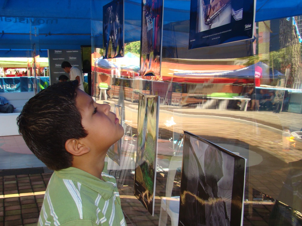 Fundación Telefónica presentó en El Salvador la muestra fotográfica “Photovoice sobre Trabajo Infantil”.