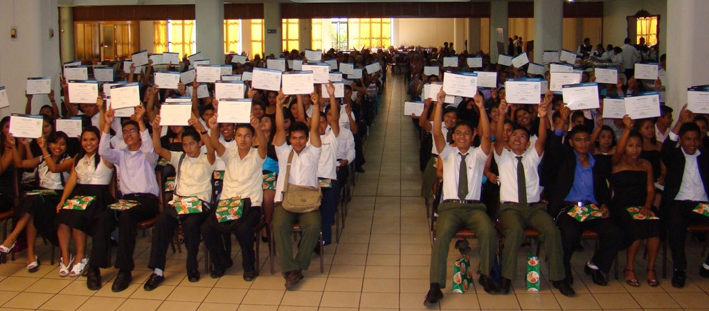 Fundación Telefónica ha celebrado recientemente la graduación de la cuarta promoción de bachilleres que han finalizado sus estudios con el apoyo del programa Proniño.