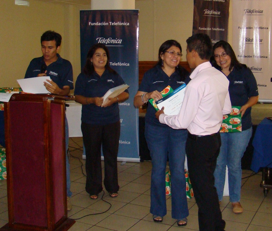 La nueva promoción de 221 graduandos pertenece a diferentes escuelas del oriente y occidente del país, concentradas especialmente en los municipios de Sonsonate, Santa Ana, Ahuachapán.