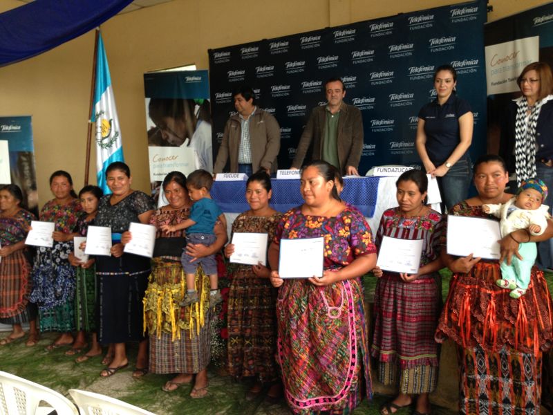 Fundación Telefónica ha inaugurado una Unidad de Vigilancia Nutricional que es el resultado del proyecto Mejores familias, en el que se viene trabajando desde hace 3 años en el municipio Cerro Alto, Departamento de Chimaltenango.