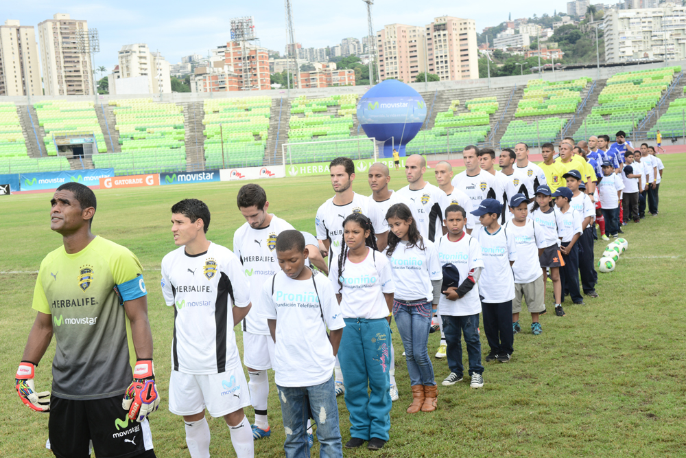 La cita era para que disfrutaran, junto con sus familiares, del partido entre los equipos Deportivo Petare y Atlético Venezuela, patrocinado por Movistar.