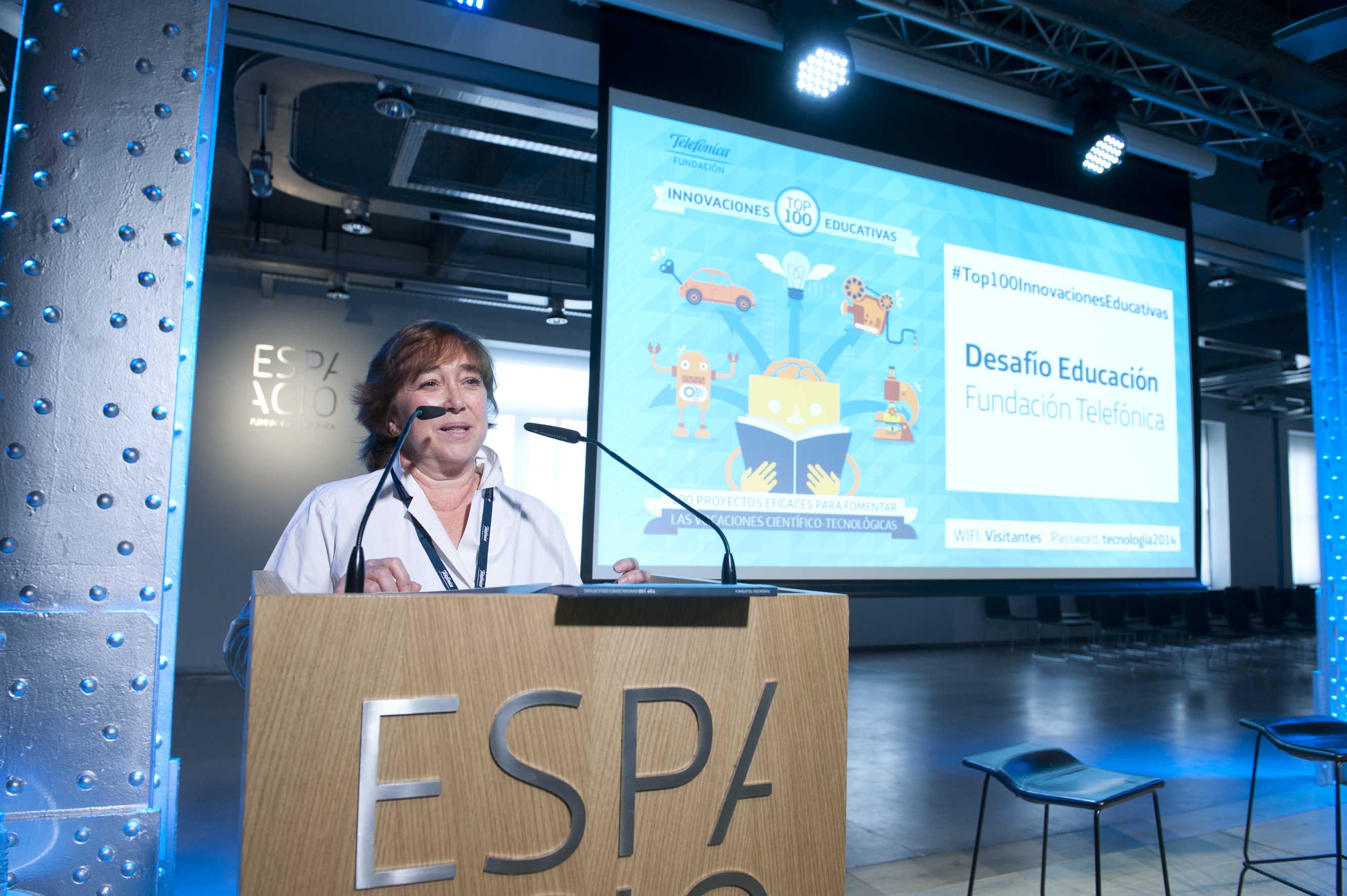 Carmen de la Serna, directora de Proyectos Sociales de Fundación Telefónica, presentadora del evento en Madrid.