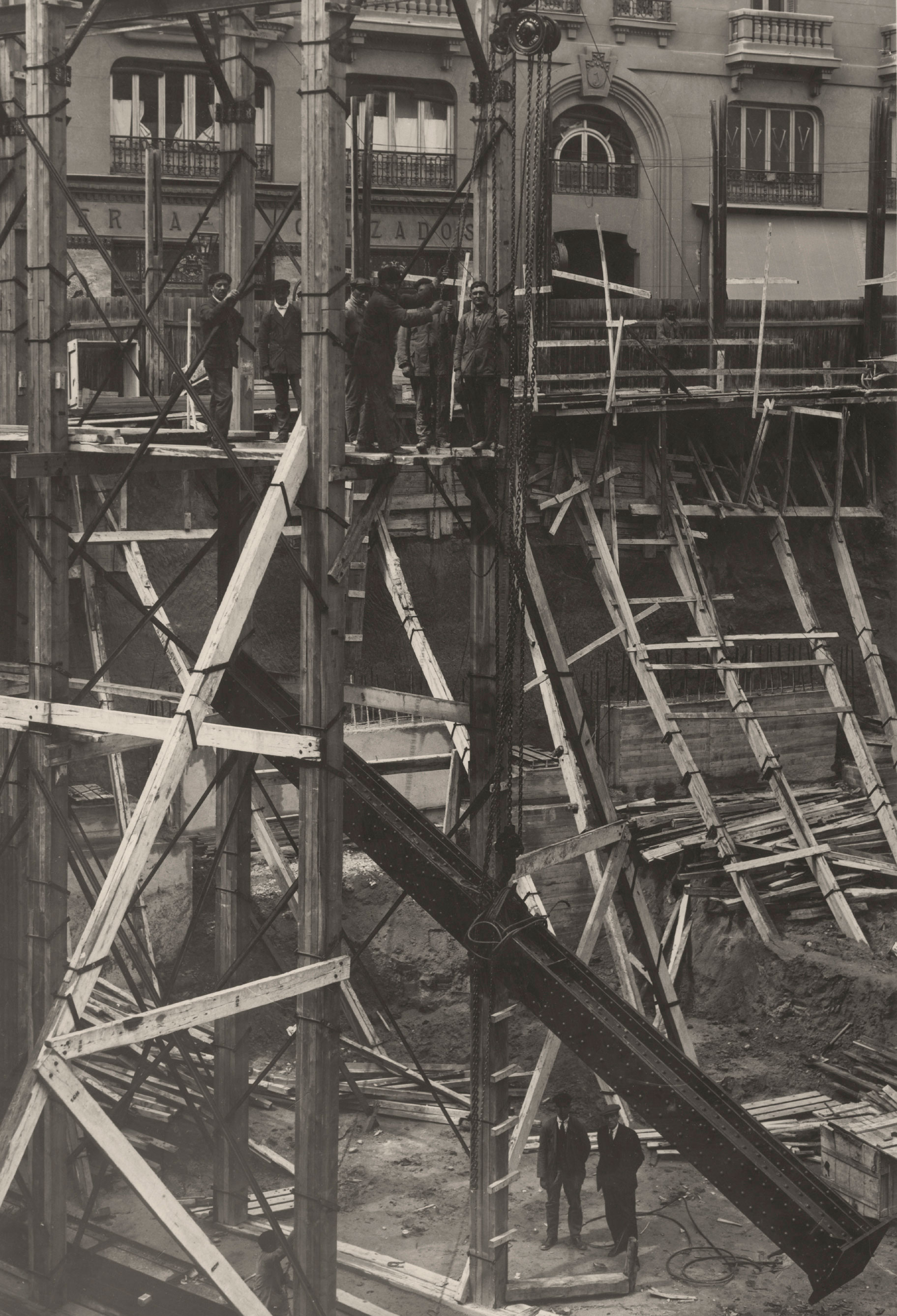 Anónimo, 1927.  Estado de las obras del nuevo edificio de Gran Vía en el mes de marzo.