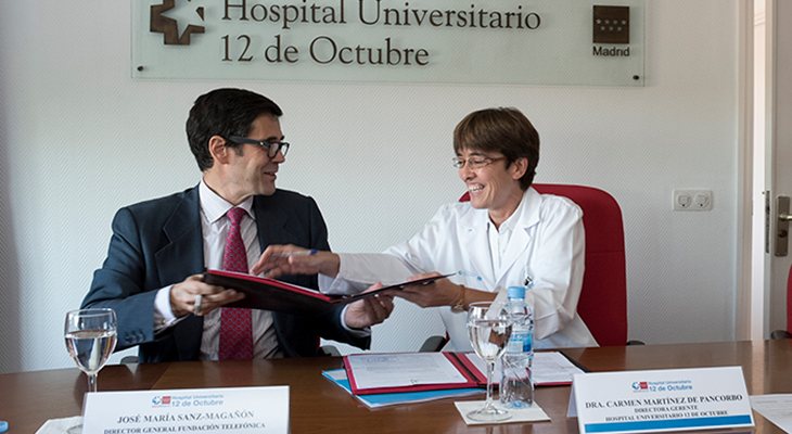 José Mª Sanz Magallón, director general de Fundación Telefónica; y la dra. Carmen Martínez de Pancorbo González, directora gerente Hospital Universitario 12 de Octubre.