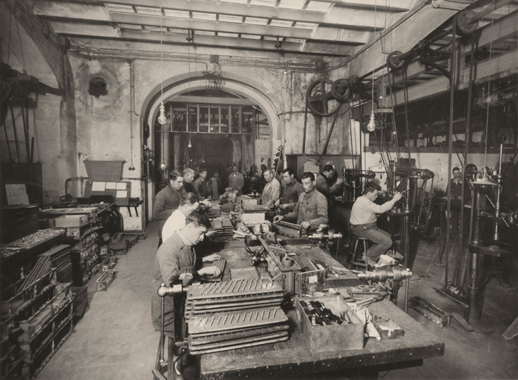Claret, 1925. Lección en los talleres, Barcelona