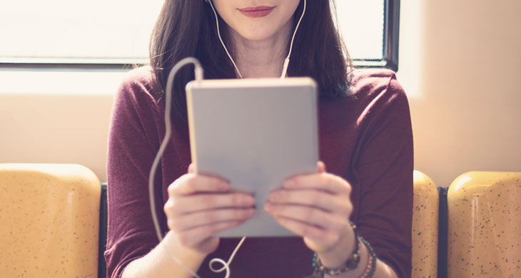 Contenido disponible en línea: vídeos, lecturas, audios, etc.