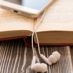 ¿Es lo mismo leer que escuchar?