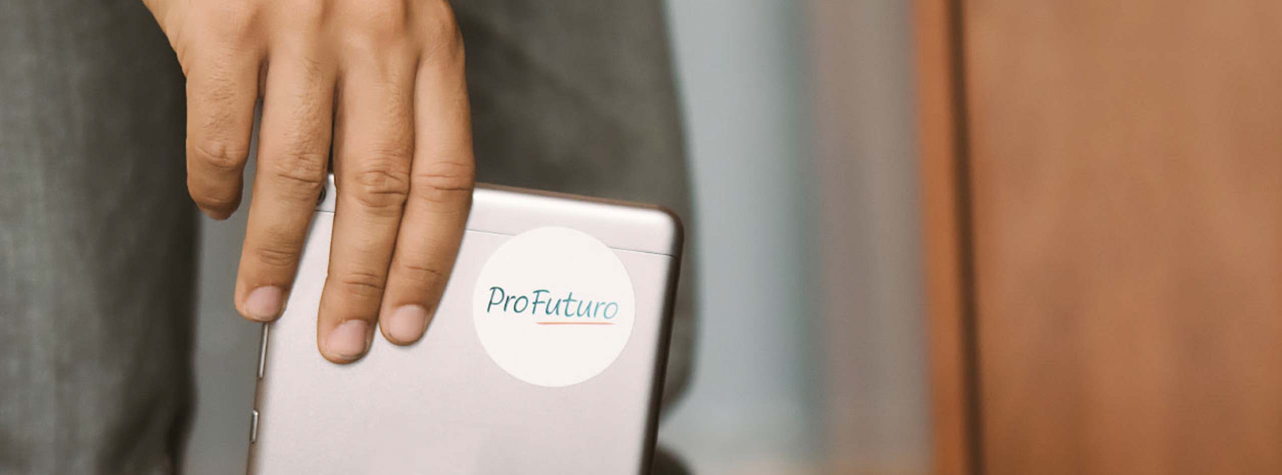 ProFuturo dona 10.000 tabletas para personas en situación vulnerable