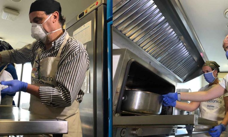 Chefs solidarios para familias vulnerables 