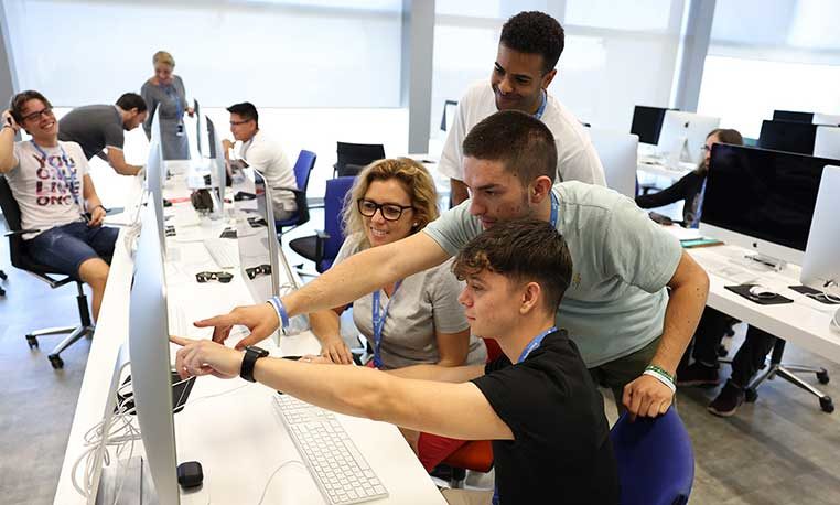 Aprende a programar gratis en los campus 42. ¡No lo pienses, inscríbete!