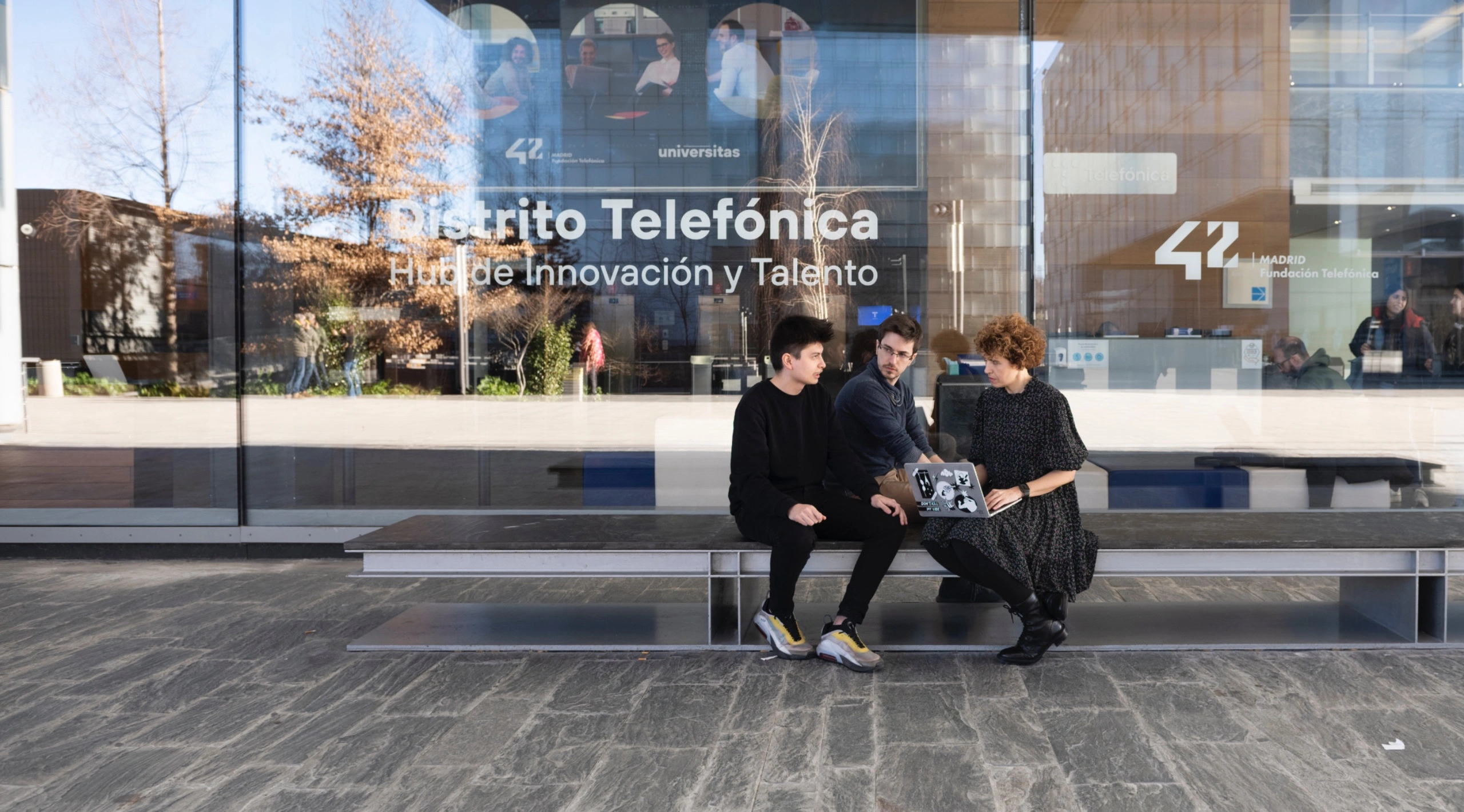 Fundación Telefónica’s 42 Urduliz (Bizkaia), 42 Barcelona and 42 Málaga programming campuses are the venues for the world’s largest hackathon, NASA’s ‘Space Apps Challenge’.