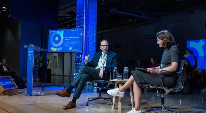 Carl Benedikt Frey, Profesor asociado Dieter Schwarz de inteligencia artificial y trabajo en el Oxford Internet Institute y director del programa sobre el futuro del trabajo y miembro de Citi en la Oxford Martin School, Universidad de Oxford, y Rafif Srour, Vicedecana Ejecutiva, IE School of Science and Technology