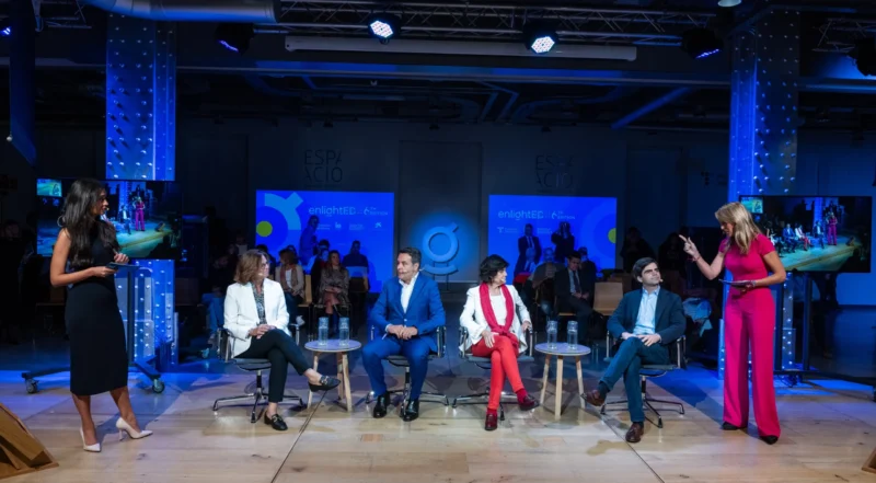 Panel Rethinking education together. Carmen Morenés, Directora General de Fundación Telefónica, Xavier Bertolín, Director corporativo de educación y marketing de Fundación "La Caixa", María Benjumea, Fundadora y presidenta de South Summit, Diego del Alcázar Benjumea, CEO de IE University