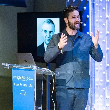 Daniel Susskind: «La tecnología lleva tiempo a nuestro alrededor y las personas estamos aprendiendo a hacer uso de ella»