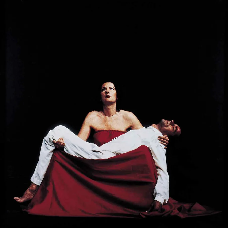 Marina Abramovic - Pietà