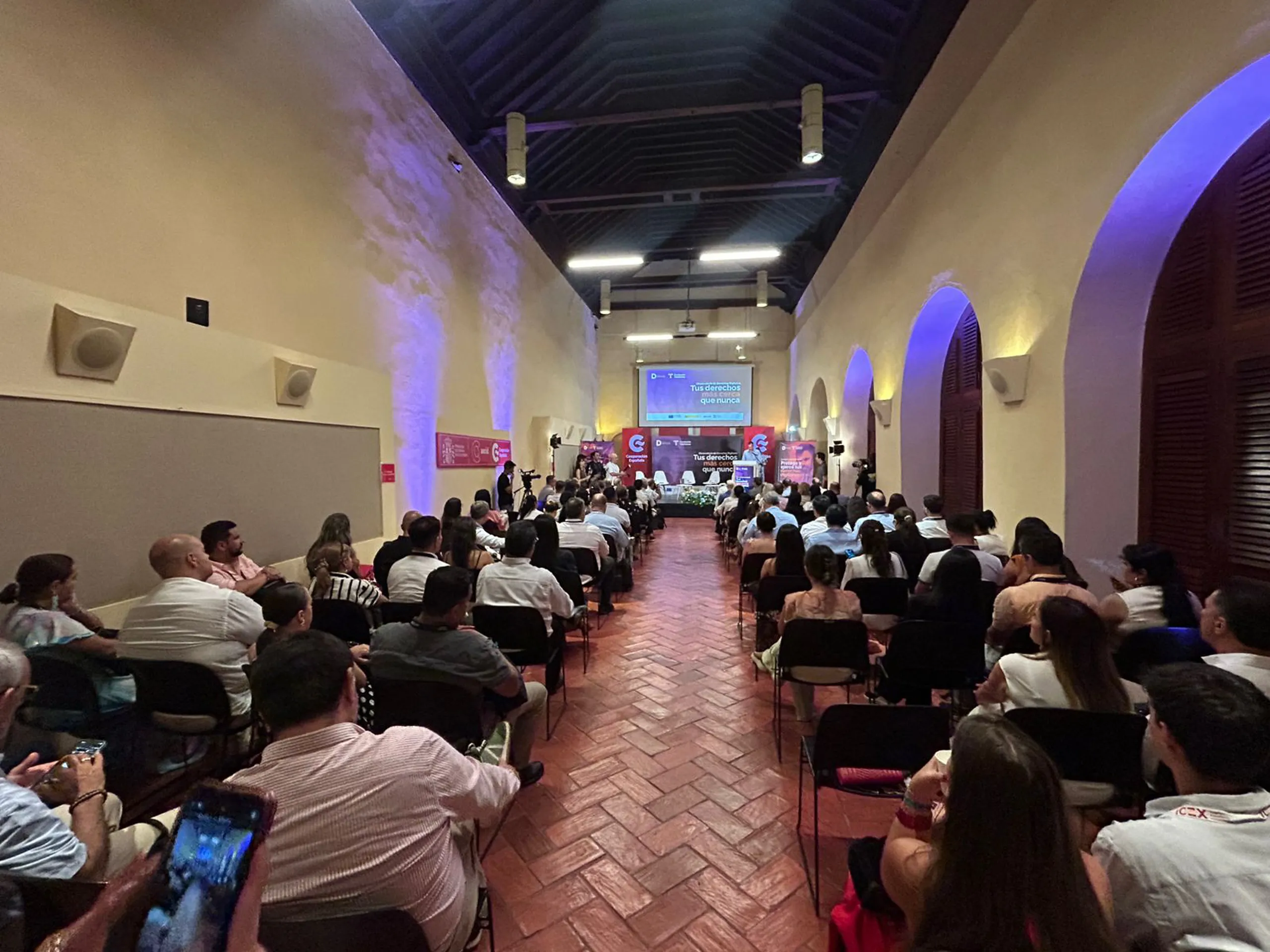 EVENTO MINISTRO Fundación Telefónica y Red.es presentan en Colombia el Observatorio de Derechos Digitales