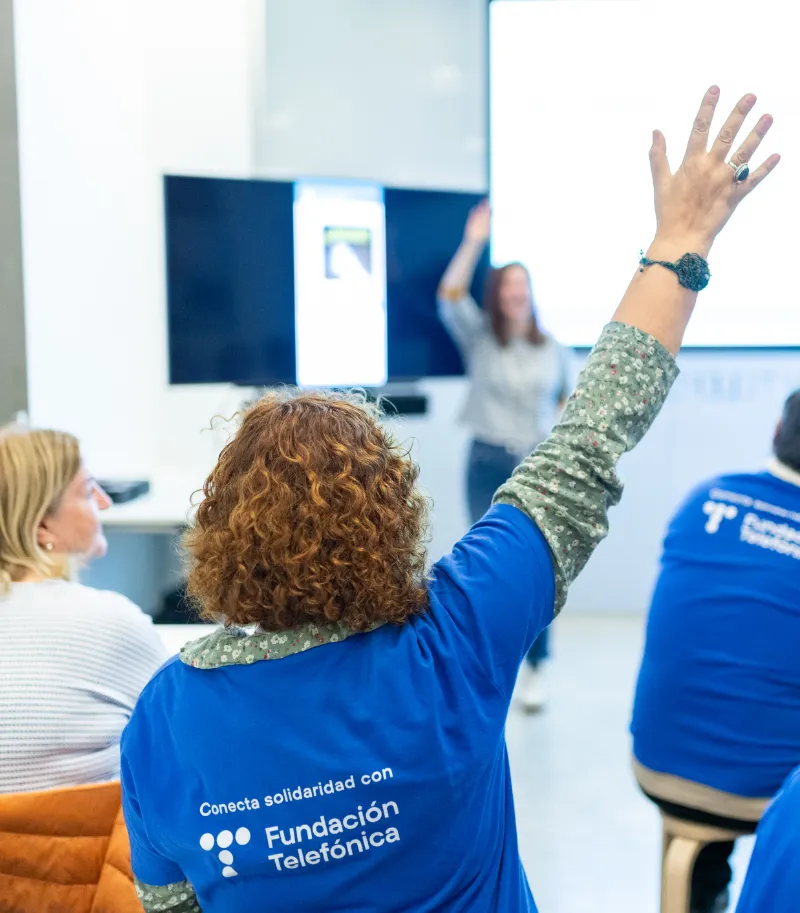 Imagen de persona participando en el taller de Reconectados