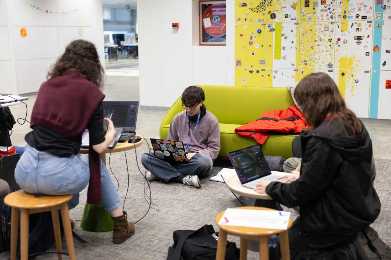 La mitad de los equipos ganadores de la HackJam de Madrid in Game contaba con estudiantes de 42 Madrid La mitad de los equipos ganadores de la HackJam de Madrid in Game contaba con estudiantes de 42 Madrid