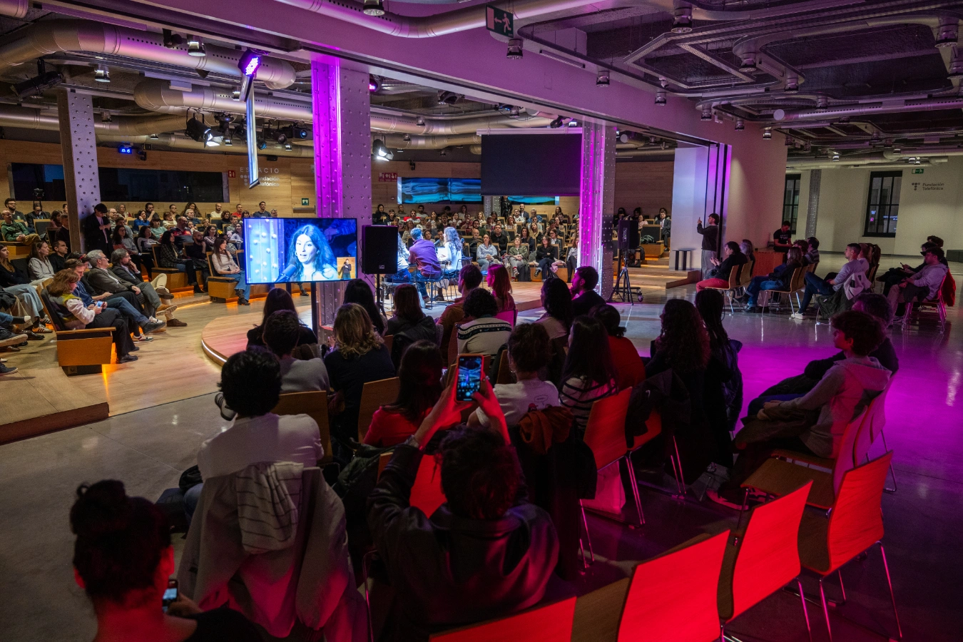 Enrique Goñi participa en WATIFTV. Imagen de un momento de la entrevista