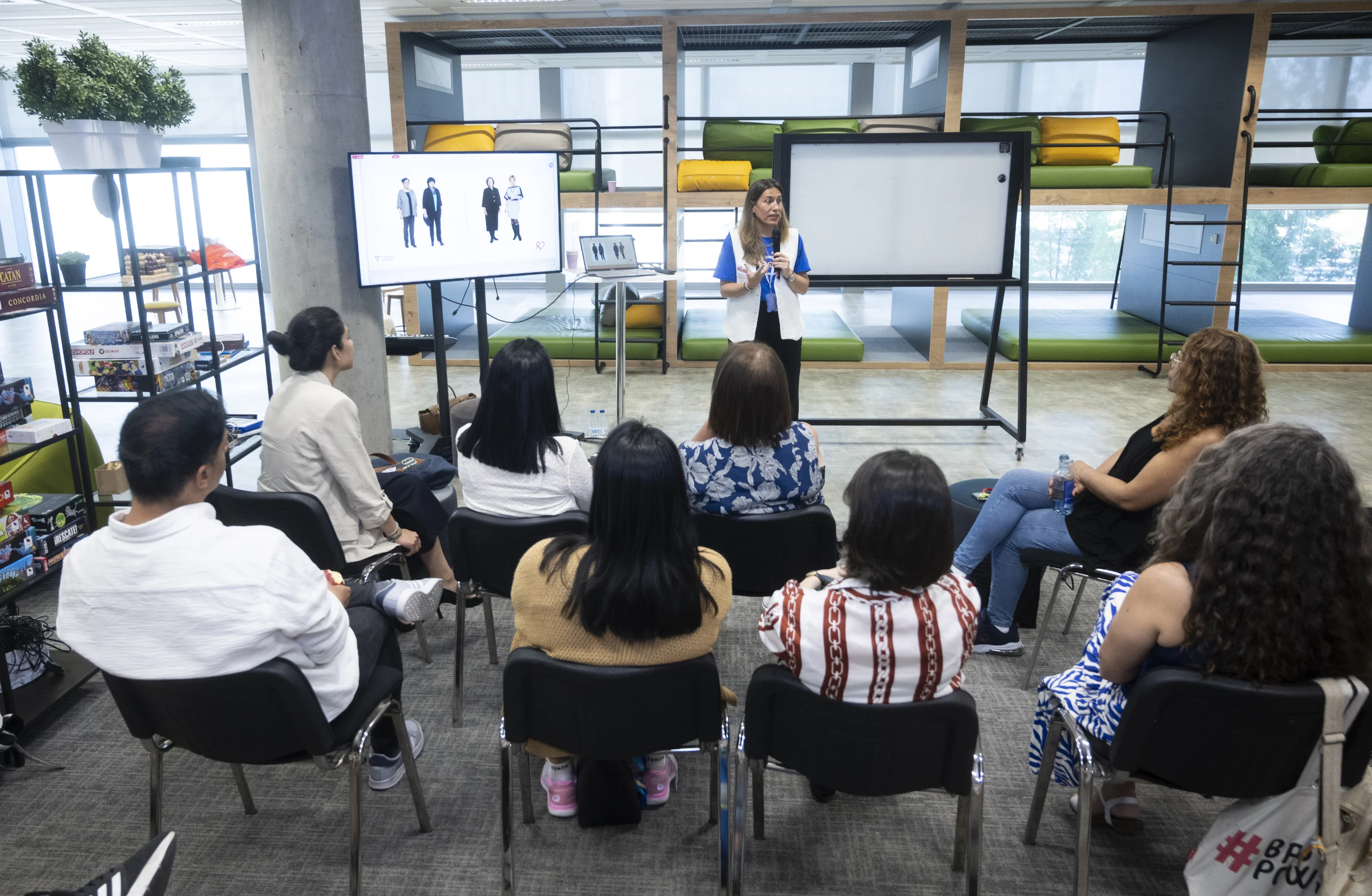 Fundación Telefónica celebra el Día Internacional de la Mujer y la Niña en la Ciencia impulsando vocaciones STEM