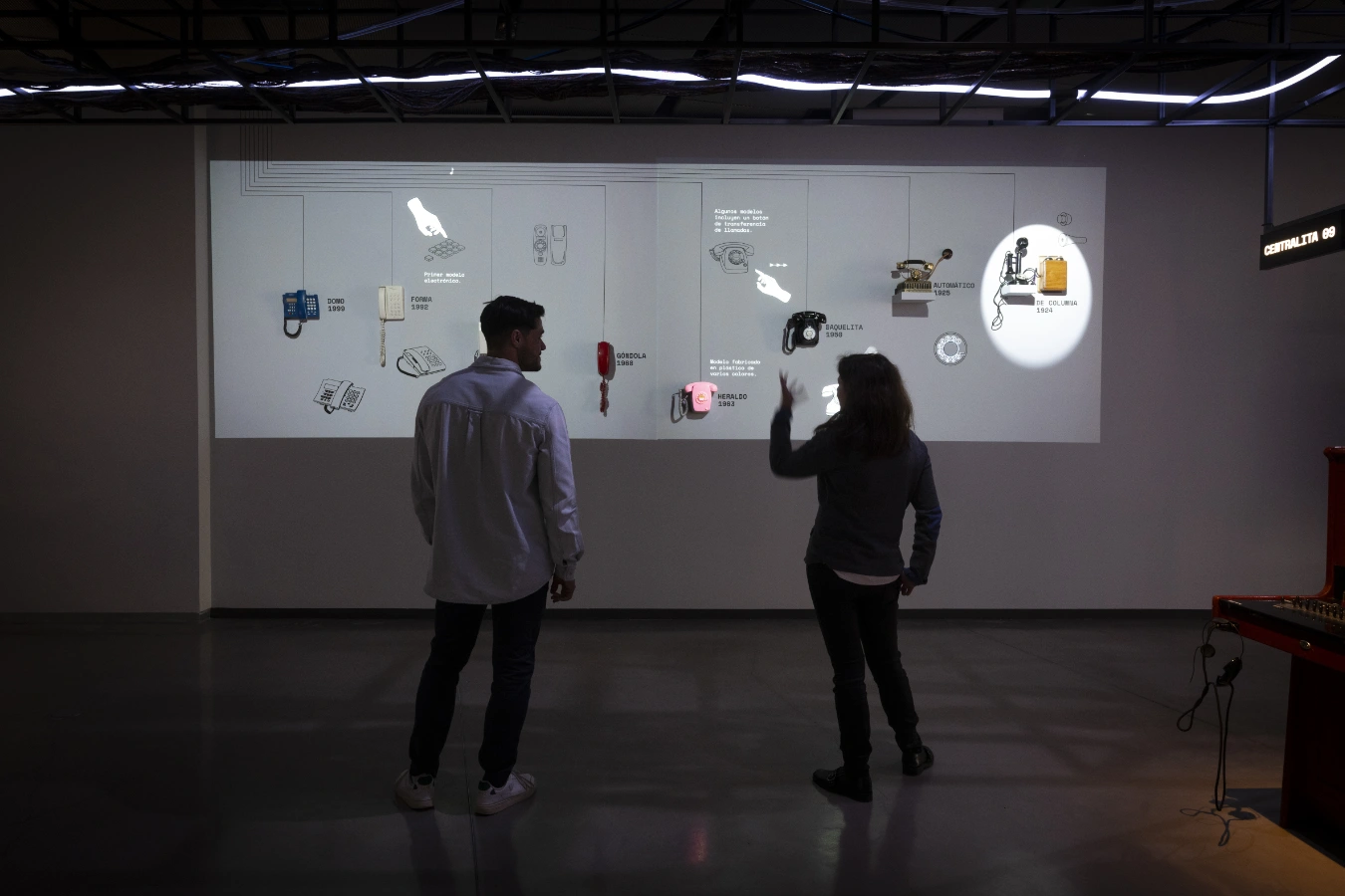 Una muestra del patrimonio tecnológico de Fundación Telefónica en "Exponencial, de analógicos a digitales"