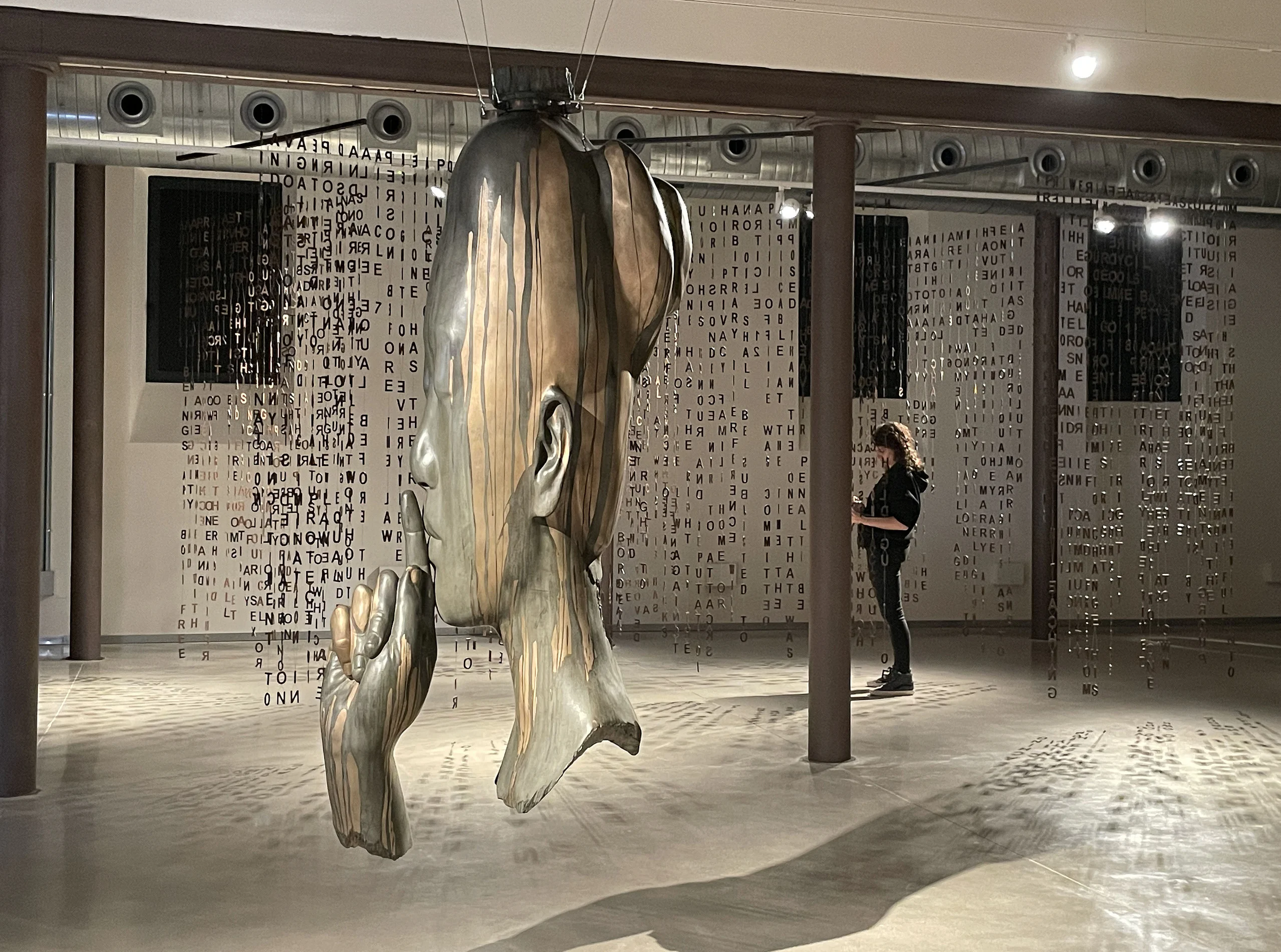 Fotos de sala de la exposición de Jaume Plensa en el Módulo II de la Cárcel Vieja de Murcia Fotos de sala de la exposición de Jaume Plensa en el Módulo II de la Cárcel Vieja de Murcia