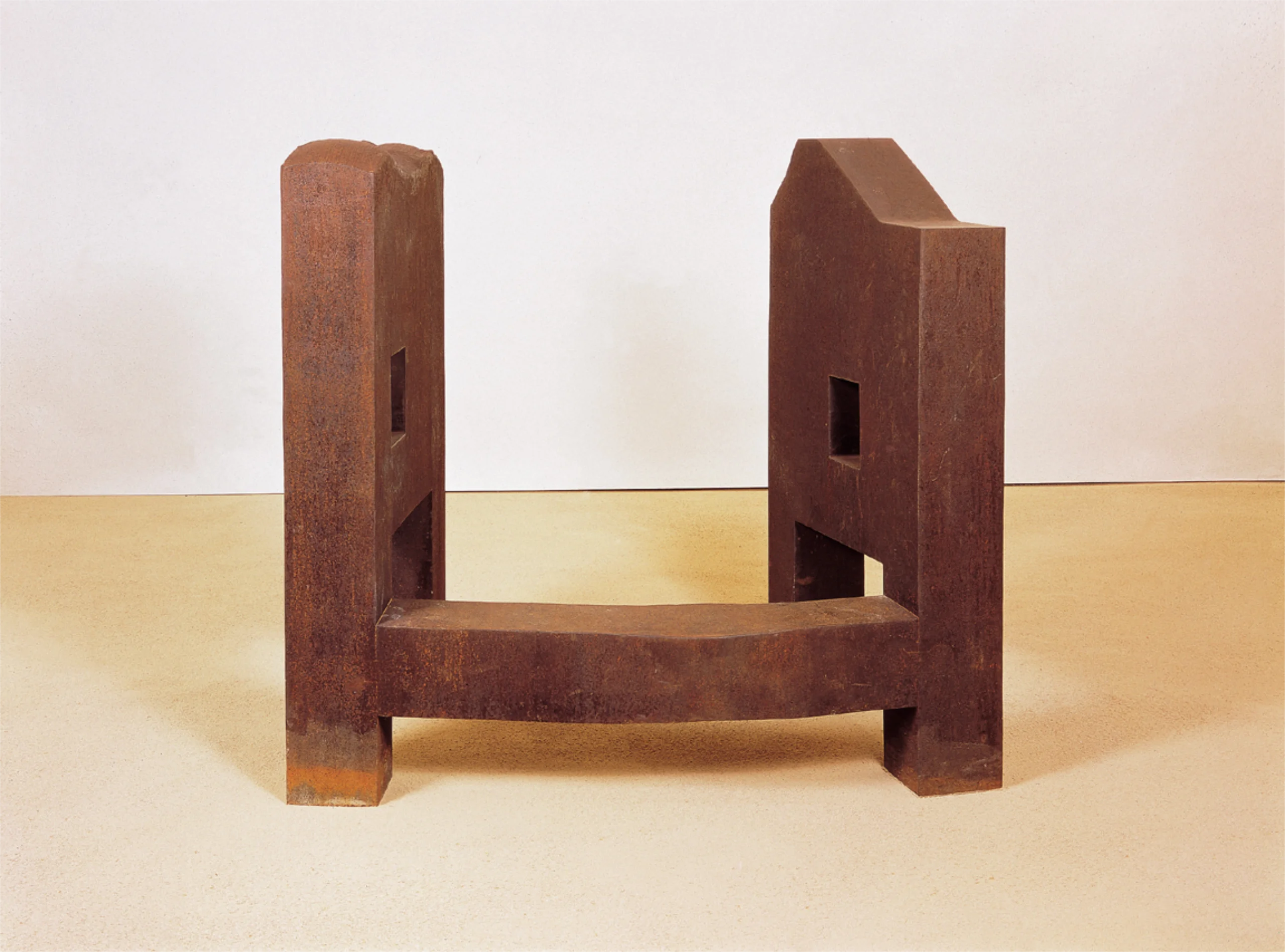 Homenaje a Juan Gris, obra escultórica de Eduardo Chillida Homenaje a Juan Gris, obra escultórica de Eduardo Chillida