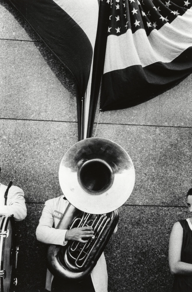 Detalle de la foto: Robert Frank. Mitin. Chicago, 1956. Collection Maison Européenne de la Photographie, París © Robert Frank Foundation, from The Americans.