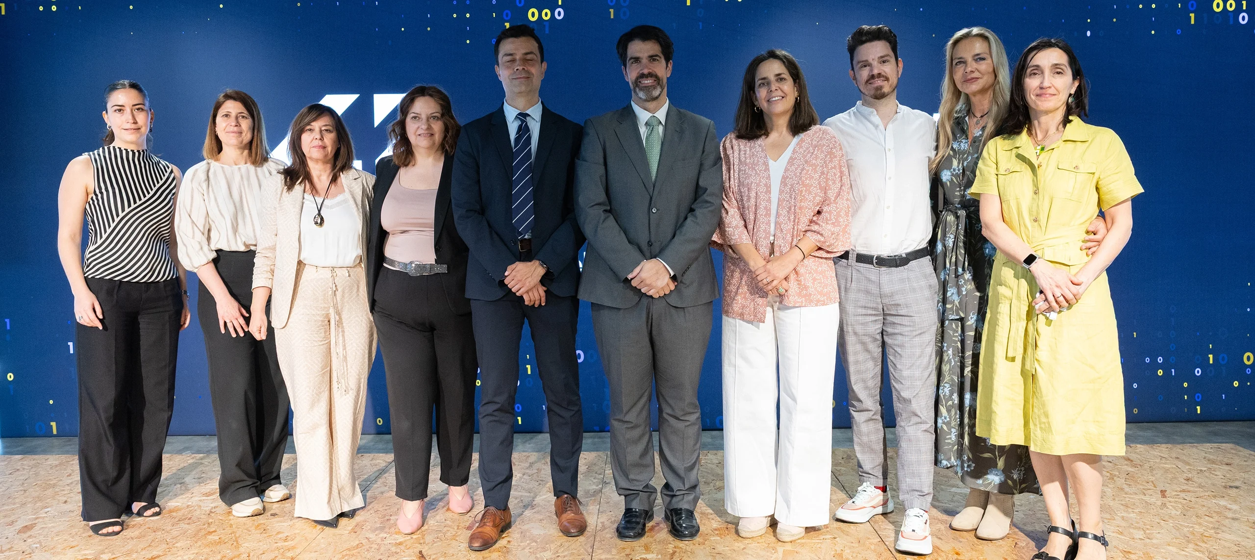Jesús Manso Ayuso, director general de Educación Secundaria, Formación Profesional y Régimen Especial y Miguel Ángel Pinero Gordo, subdirector general de Centros de Formación Profesional y Régimen Especial; Inés Temes, directora de Innovación Social, Educación, Empleo y Voluntariado de Fundación Telefónica y Pablo Mateos, director de 42 Madrid Fundación Telefónica junto al equipo directivo del IES Virgen de La Paz. Jesús Manso Ayuso, director general de Educación Secundaria, Formación Profesional y Régimen Especial y Miguel Ángel Pinero Gordo, subdirector general de Centros de Formación Profesional y Régimen Especial; Inés Temes, directora de Innovación Social, Educación, Empleo y Voluntariado de Fundación Telefónica y Pablo Mateos, director de 42 Madrid Fundación Telefónica junto al equipo directivo del IES Virgen de La Paz.