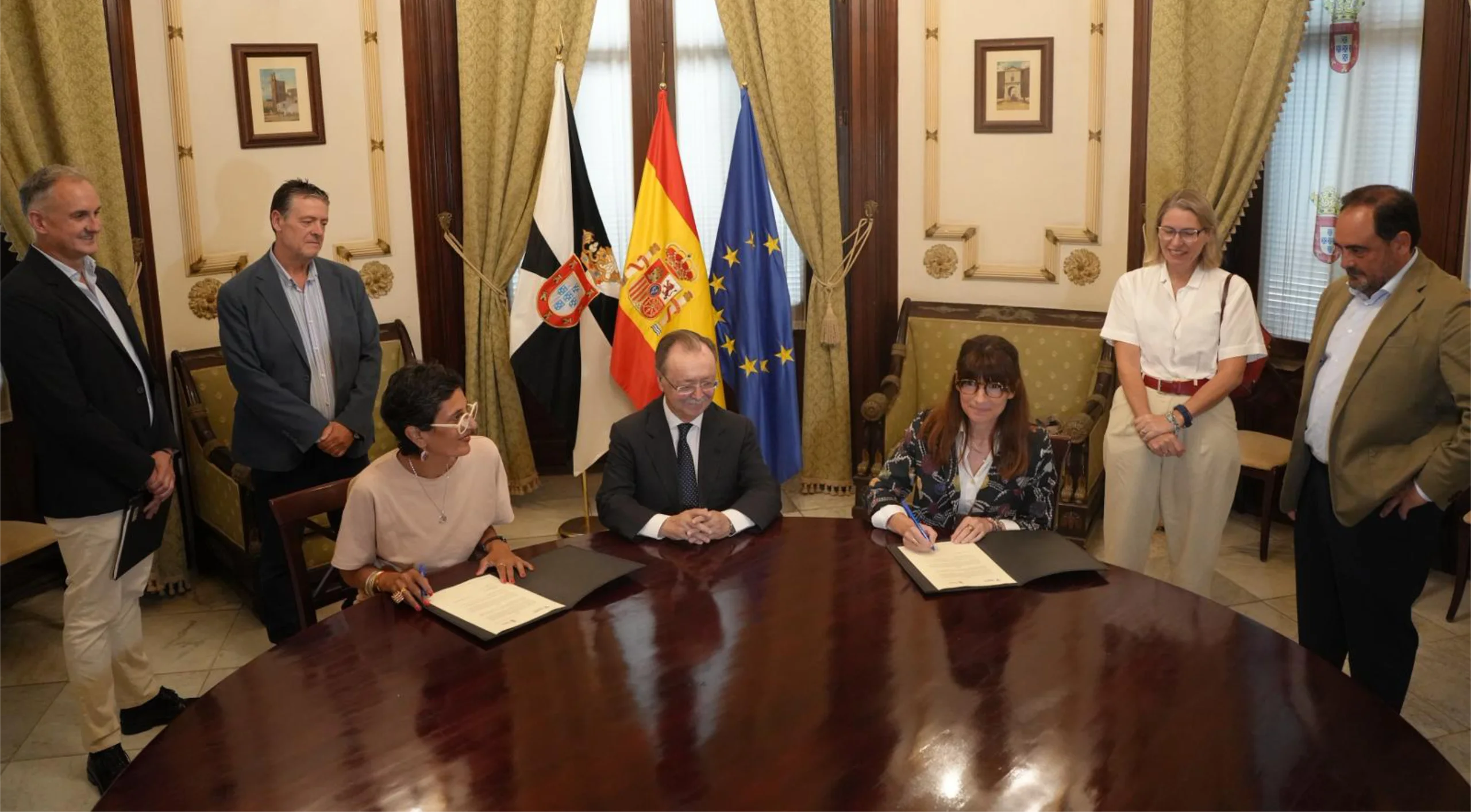 Fundación Telefónica y la Ciudad Autónoma de Ceuta han firmado un protocolo general de actuación para impulsar conjuntamente la capacitación digital, la empleabilidad y el desarrollo del talento tecnológico en la ciudad.