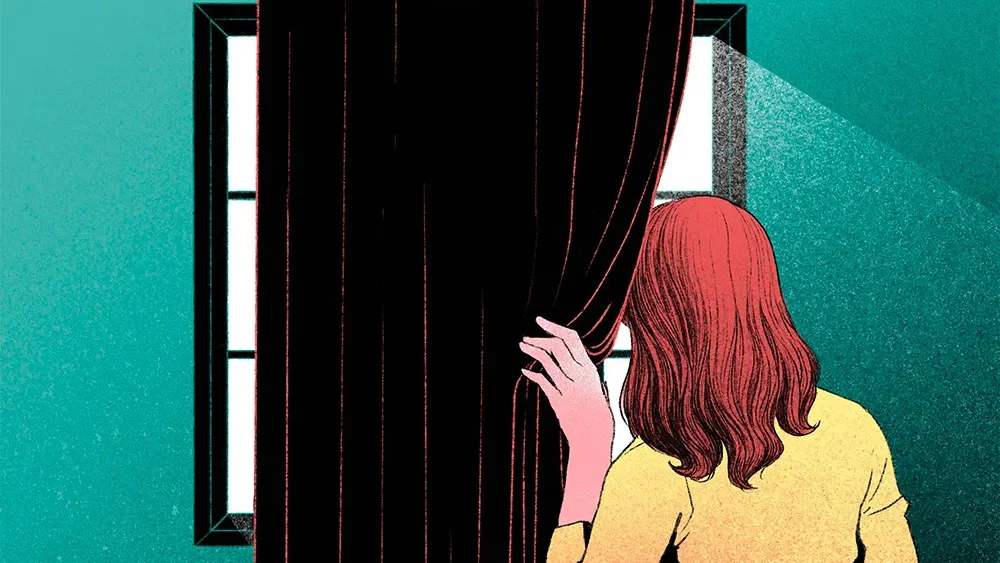 Ilustración de una mujer asomada a una venta na y oculta tras la cortina. Créditos: Laura Warchter